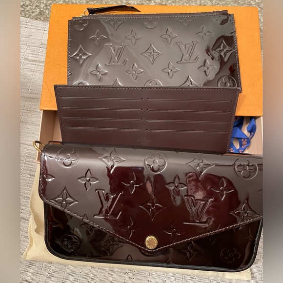 Louis Vuitton - Amarante Felicie Pochette - Embossed Monogram Vernis | Giftable! - Picture 11 of 12